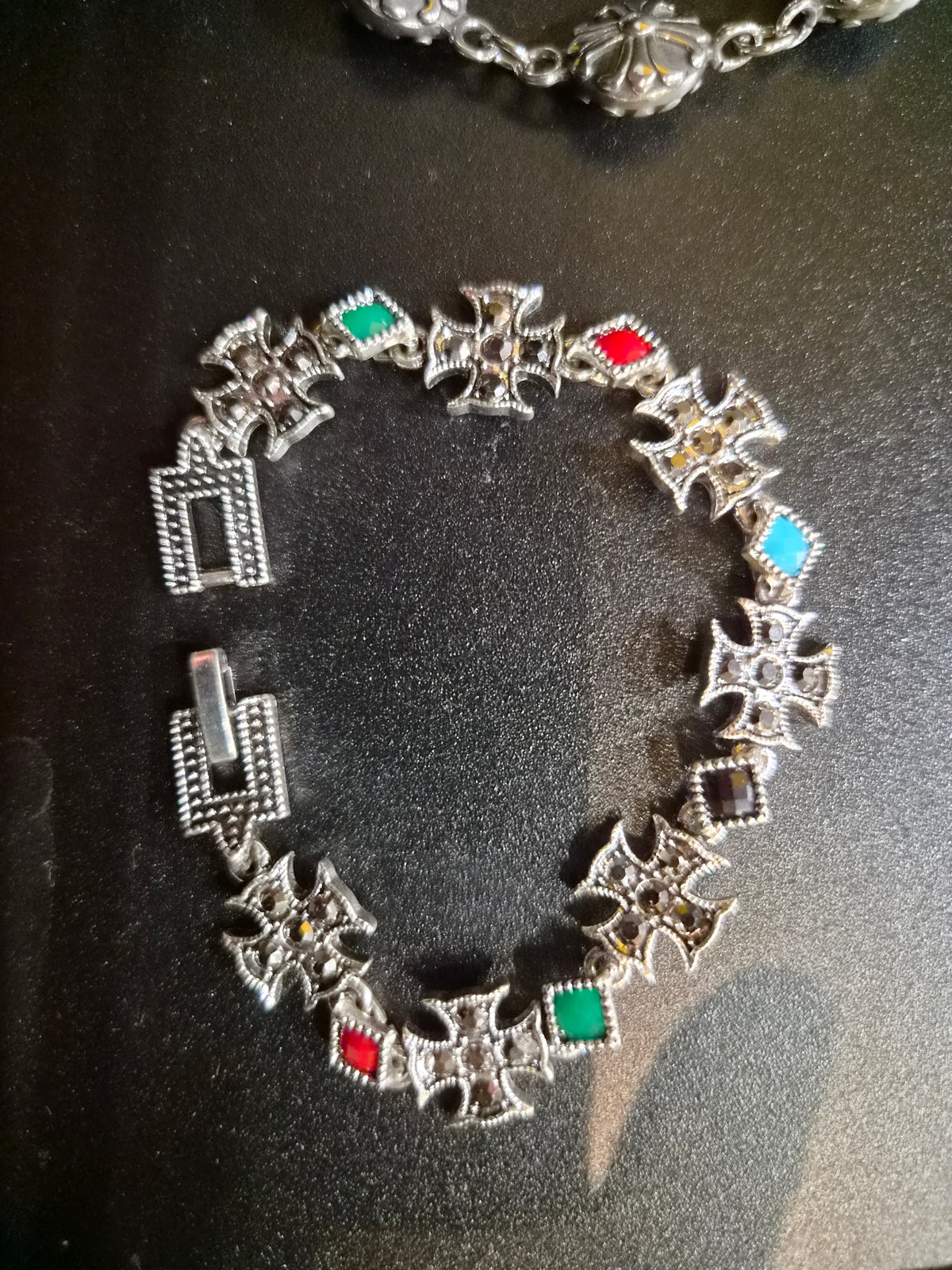 BILIBEI Pulsera Plateada Cruces Grandes Colores