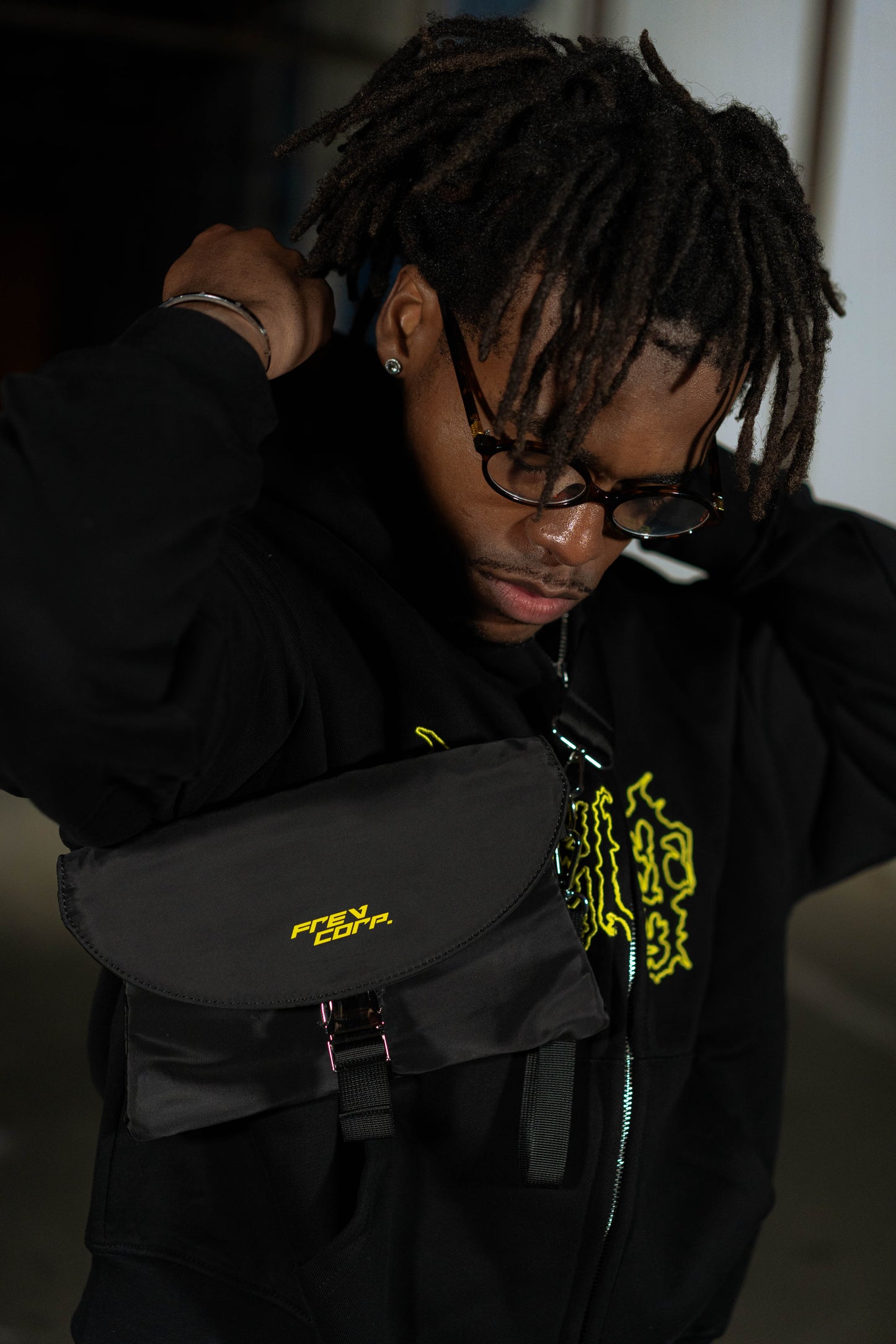 Frev Corp. Shoulderbag